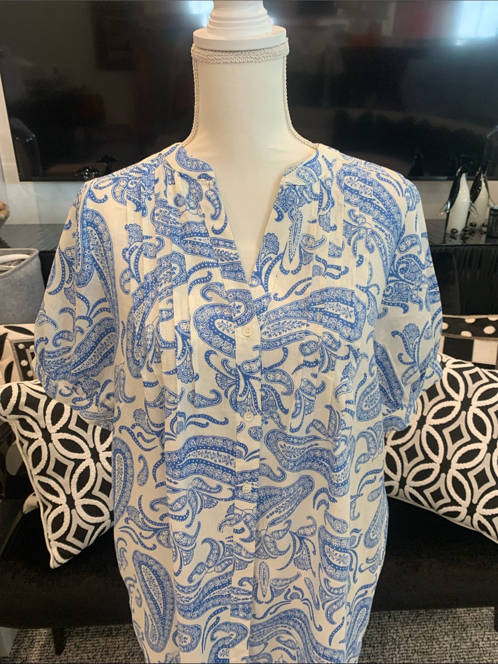 J McLaughlin Blue & White Paisley V-Neck Women's Dress medium. New! - Picture 2 of 9